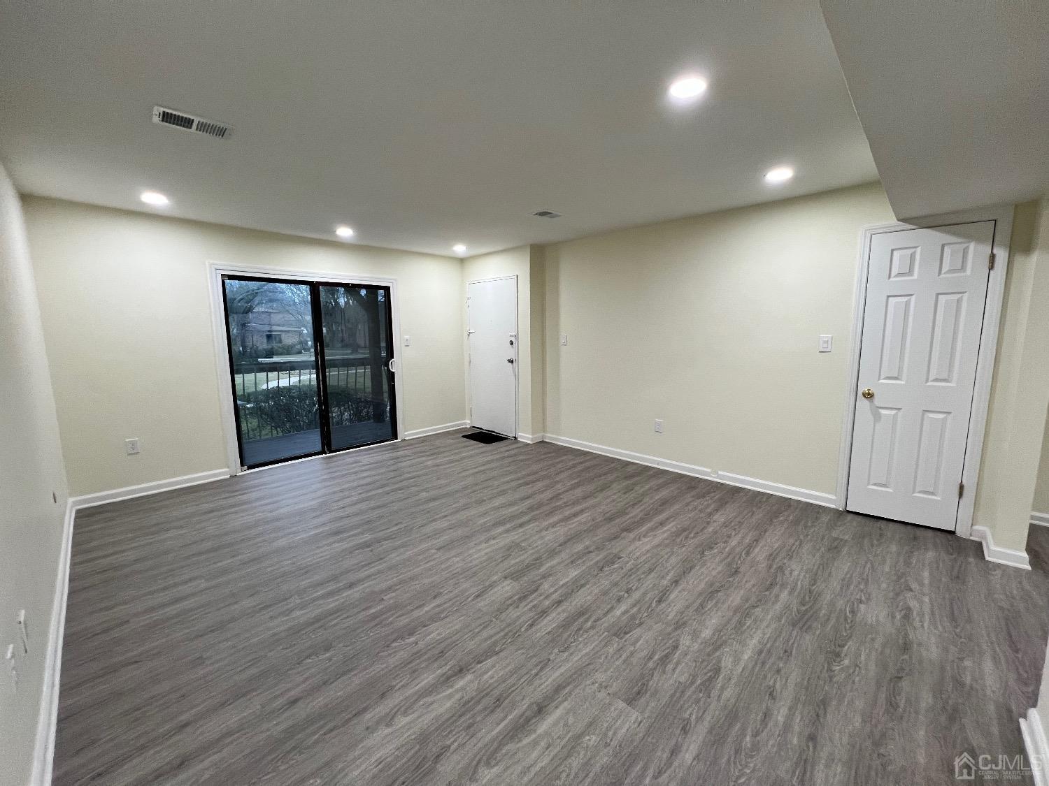 1103 N Oaks Boulevard North Brunswick NJ 08902