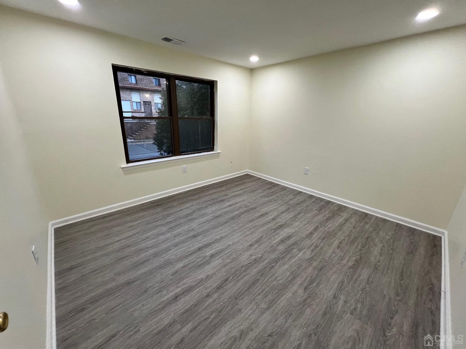 1103 N Oaks Boulevard North Brunswick NJ 08902