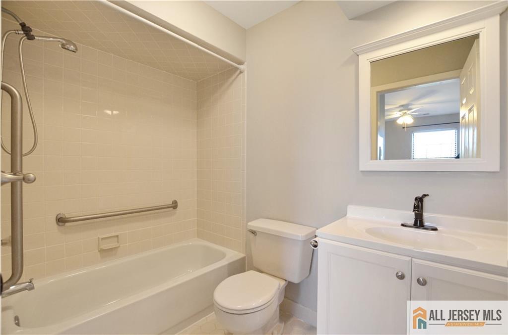 17 Lear Court East Brunswick NJ 08816