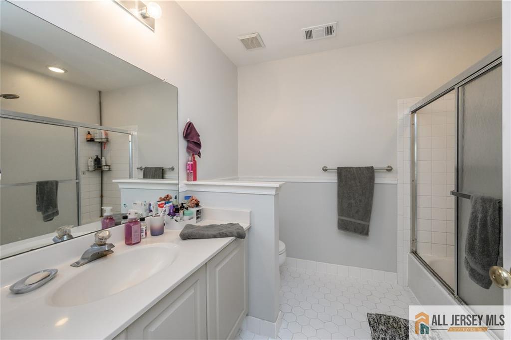60 Waugh Court Bridgewater NJ 08807