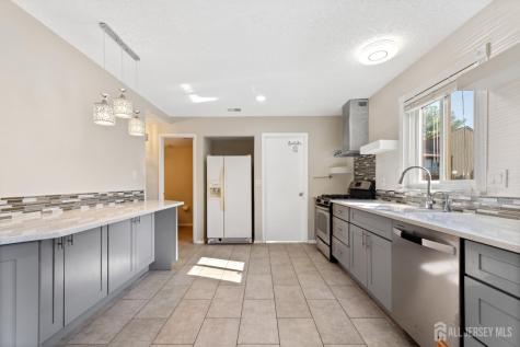 496 Westgate Drive Edison NJ 08820