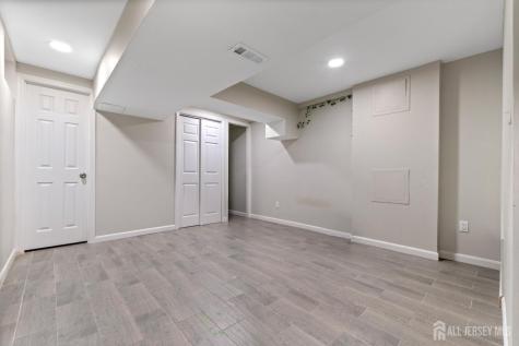 496 Westgate Drive Edison NJ 08820