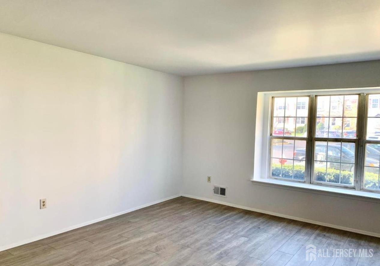 14 Delikat Lane Sayreville NJ 08872