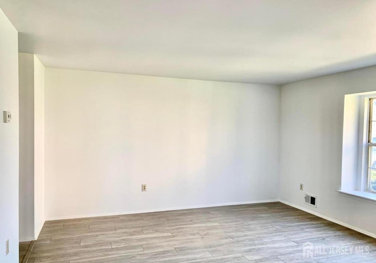14 Delikat Lane Sayreville NJ 08872