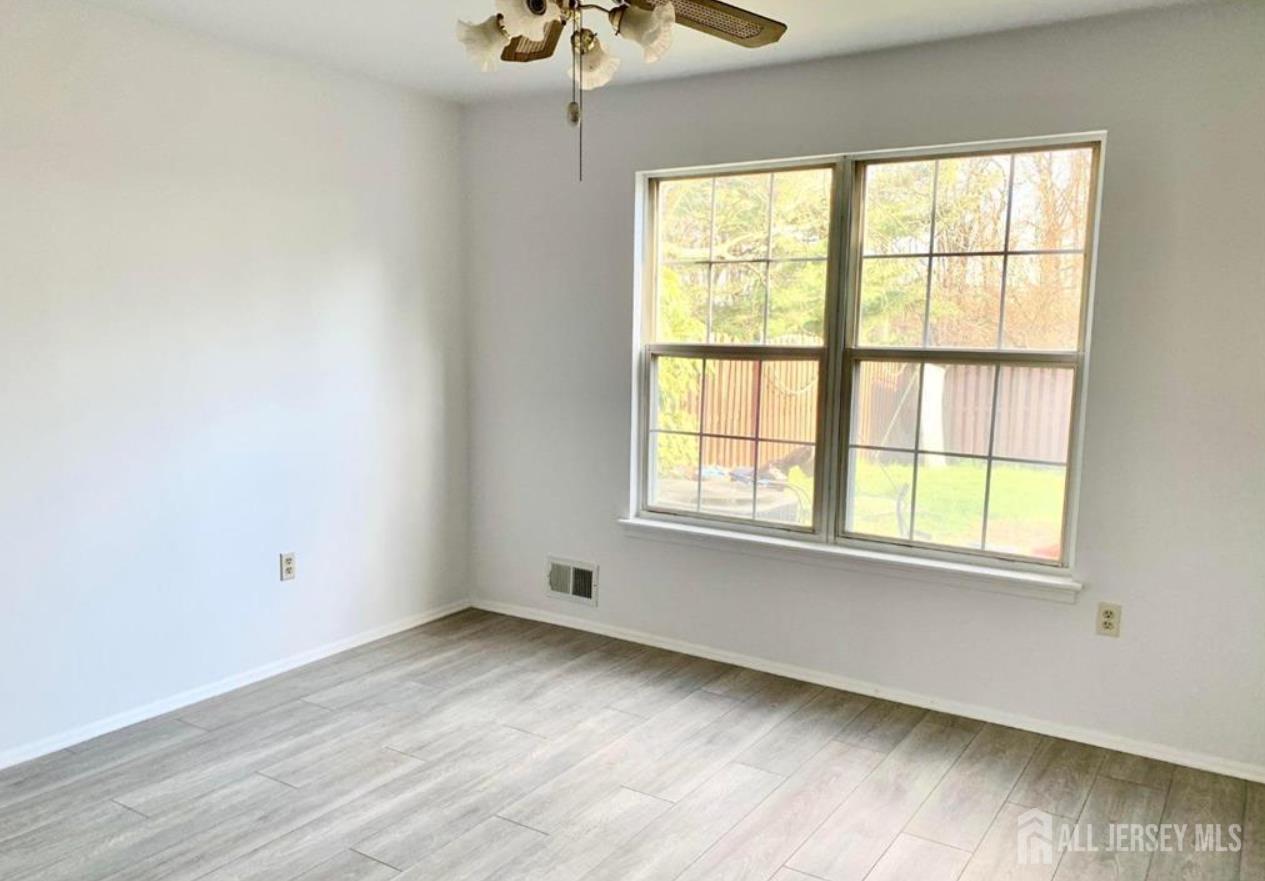 14 Delikat Lane Sayreville NJ 08872