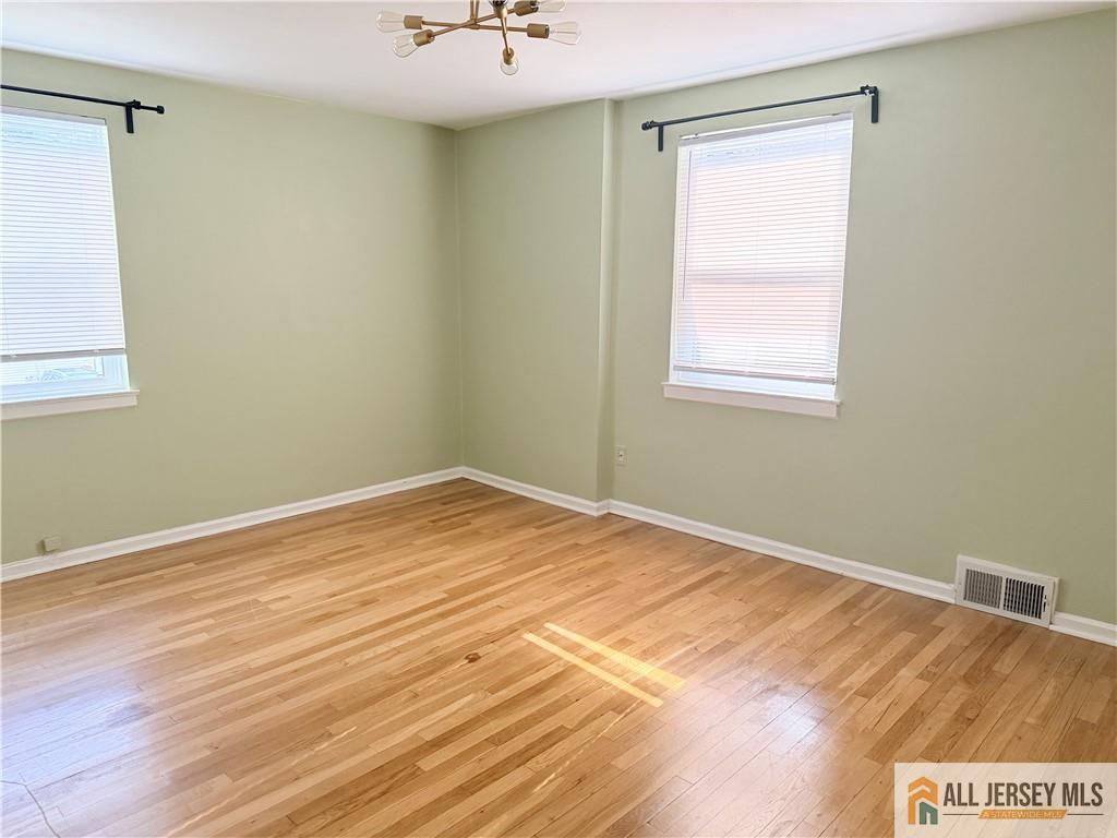 182 Newman Street Metuchen NJ 08840