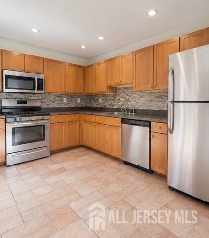 524 Great Beds Court Perth Amboy NJ 08861