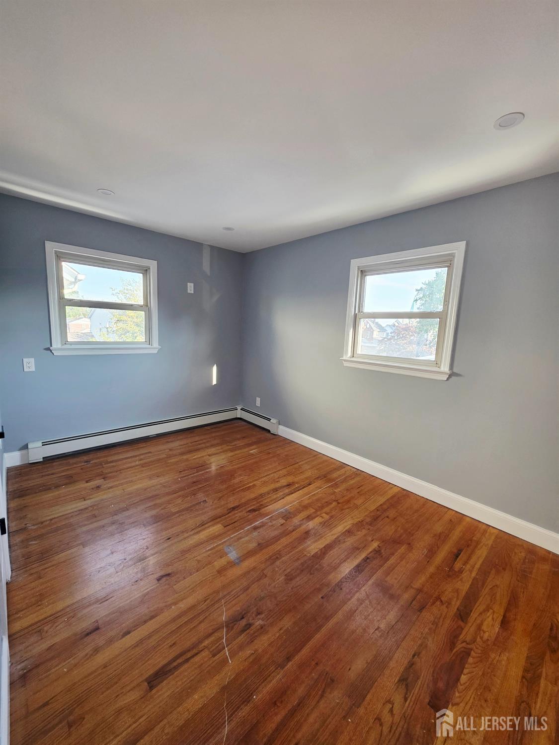 71 Lowell Street Carteret NJ 07008