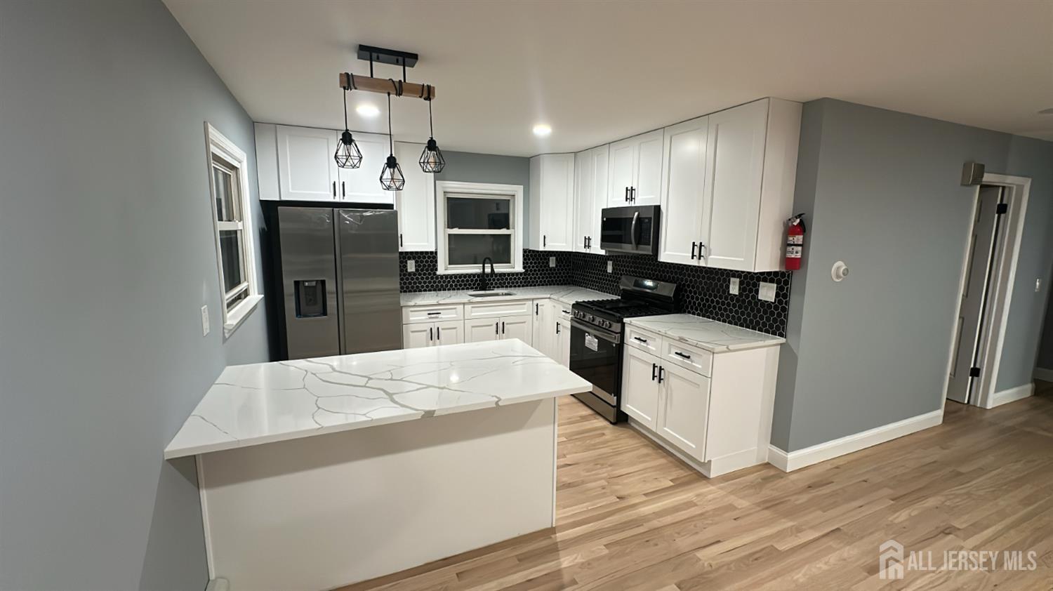 71 Lowell Street Carteret NJ 07008