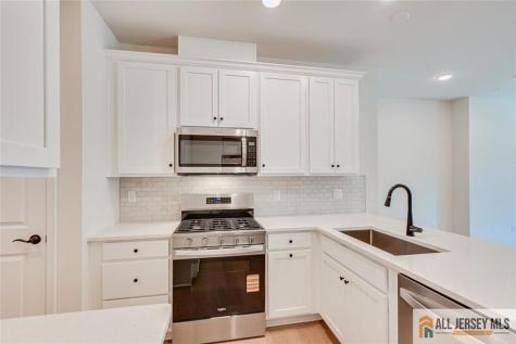 323 Sadie Circle New Brunswick NJ 08901