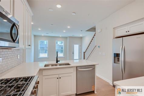323 Sadie Circle New Brunswick NJ 08901