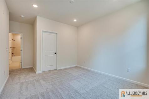 323 Sadie Circle New Brunswick NJ 08901