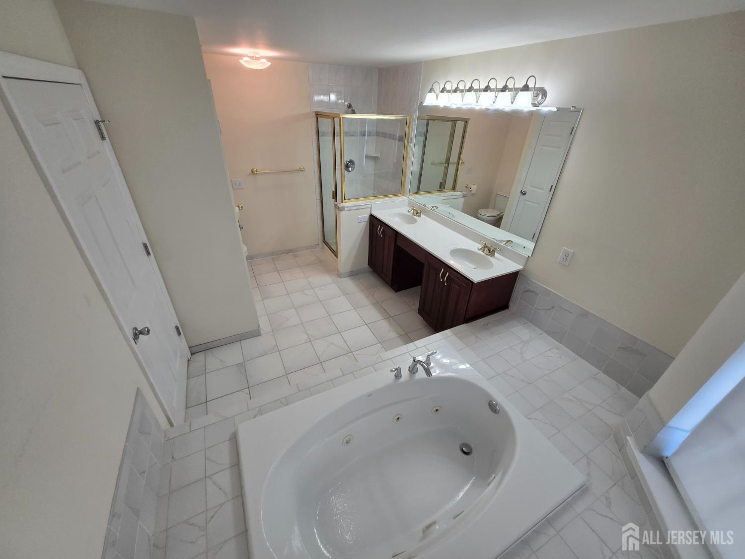 3 Reins Court Franklin NJ 08873