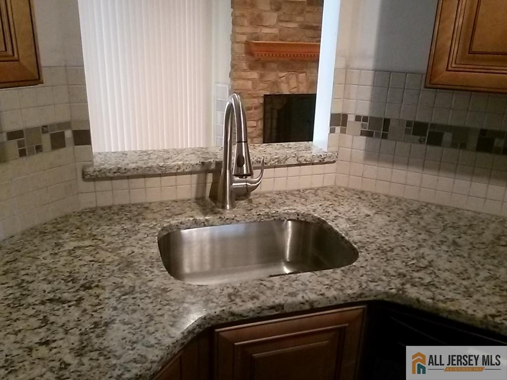 510 Sunshine Court Sayreville NJ 08859
