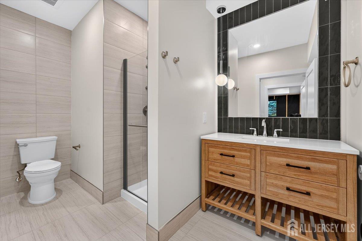 810 N 2nd Avenue Highland Park NJ 08904