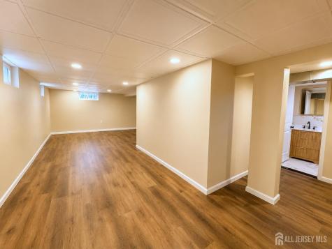 253 Parkview Terrace Middletown NJ 07738