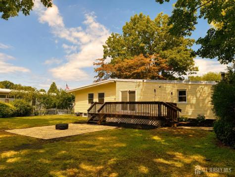 253 Parkview Terrace Middletown NJ 07738