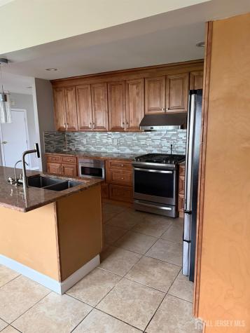 120 W Warren Street Iselin NJ 08830