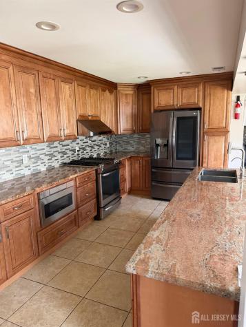 120 W Warren Street Iselin NJ 08830