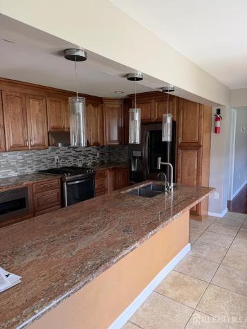 120 W Warren Street Iselin NJ 08830