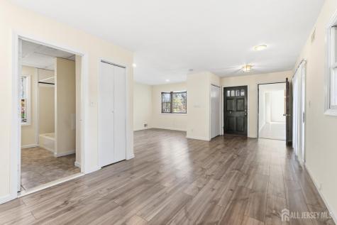 1818 Oak Tree Road Edison NJ 08820