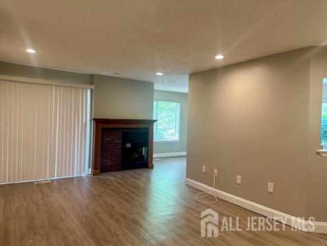 3 Farnham Square Parlin NJ 08859