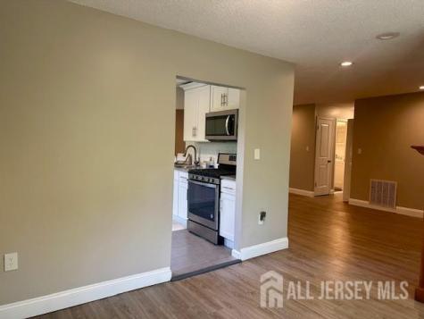 3 Farnham Square Parlin NJ 08859
