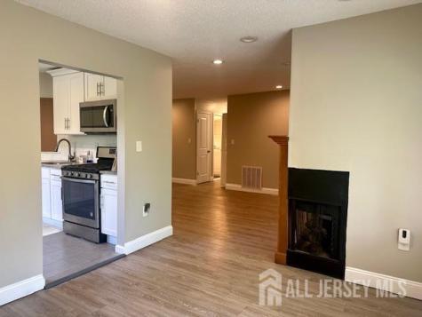 3 Farnham Square Parlin NJ 08859