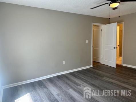 3 Farnham Square Parlin NJ 08859