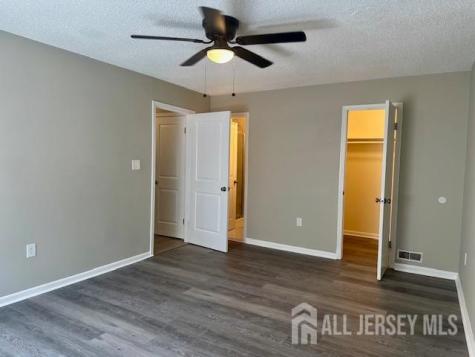3 Farnham Square Parlin NJ 08859