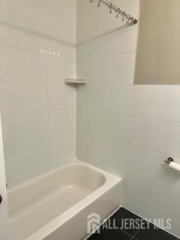 3 Farnham Square Parlin NJ 08859