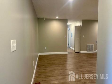 3 Farnham Square Parlin NJ 08859