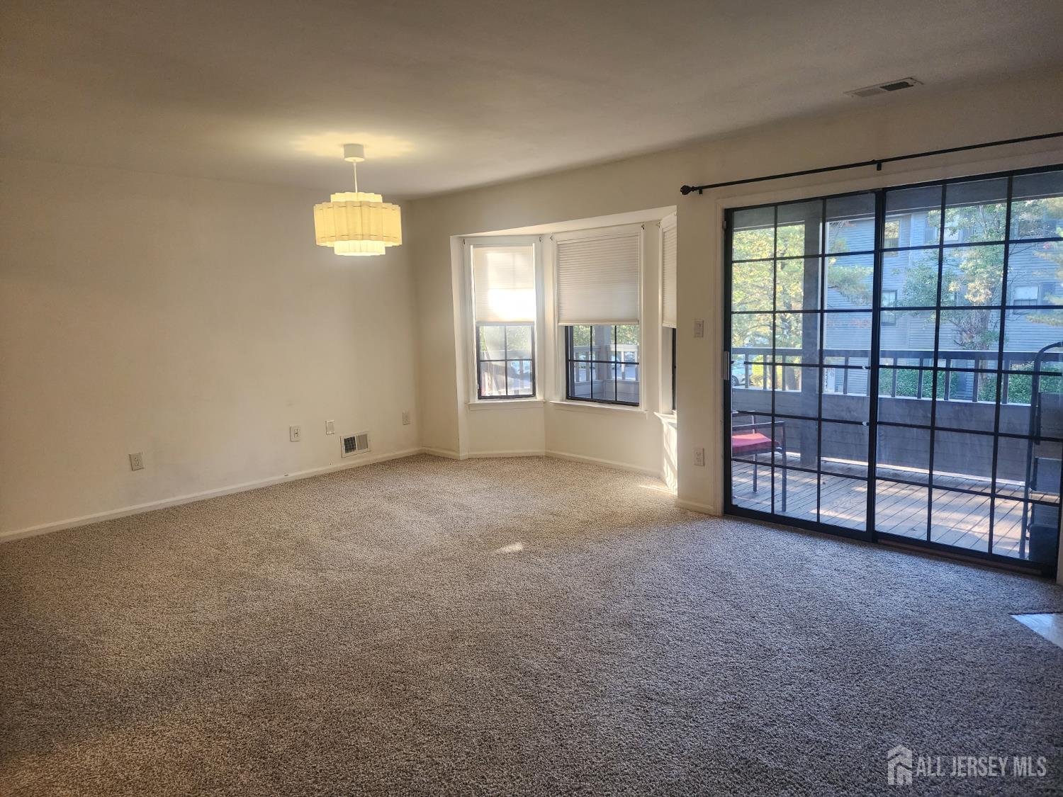 1008 Woodhaven Drive Edison NJ 08817