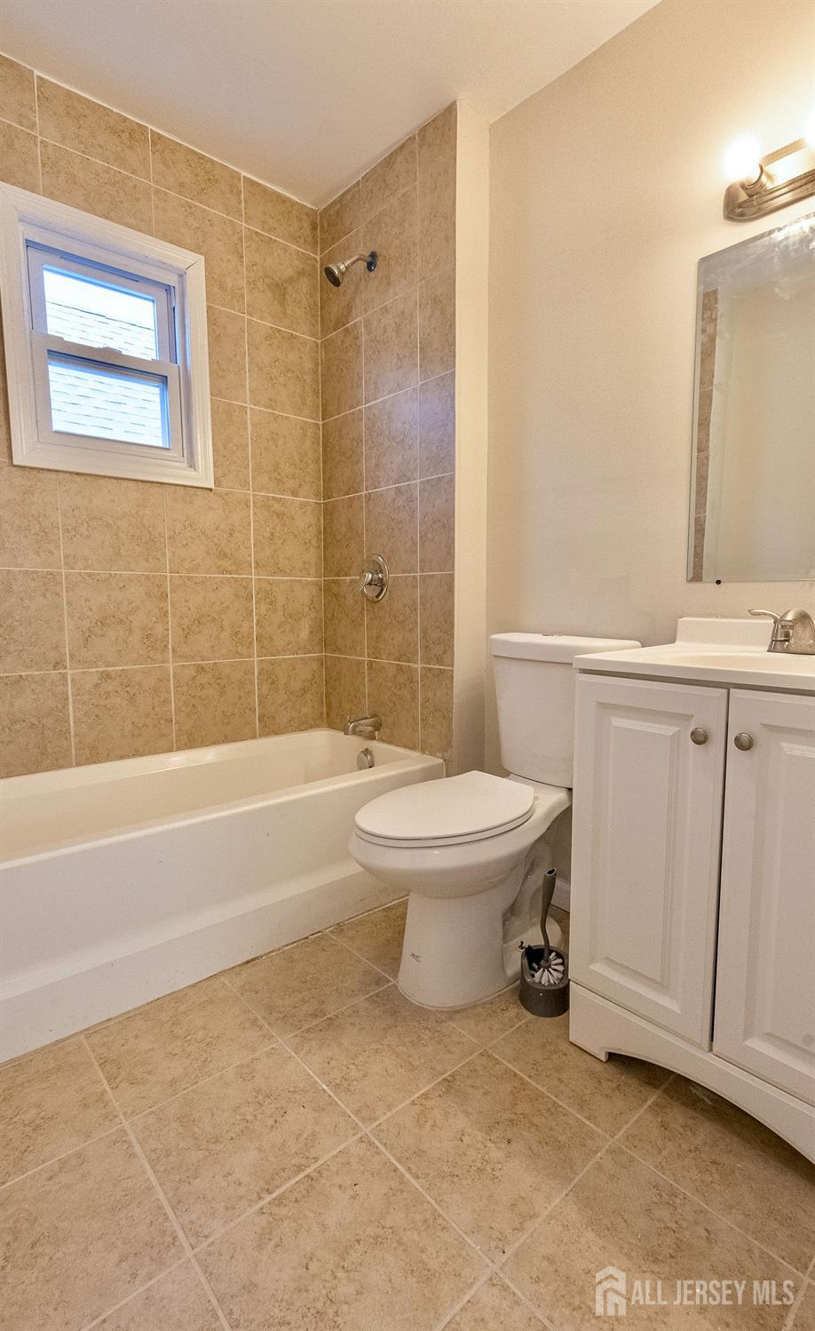 186 N 17th Street East Orange NJ 07017