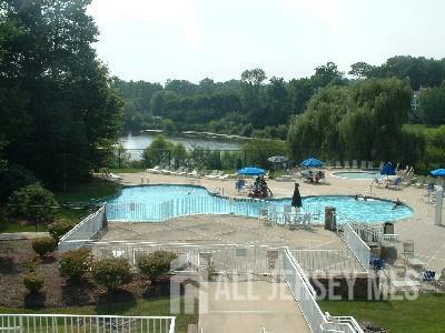 102 Somerset Court South Brunswick NJ 08540
