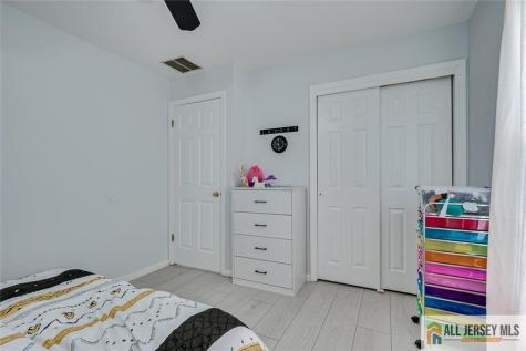 7 Stanford Drive South Brunswick NJ 08824