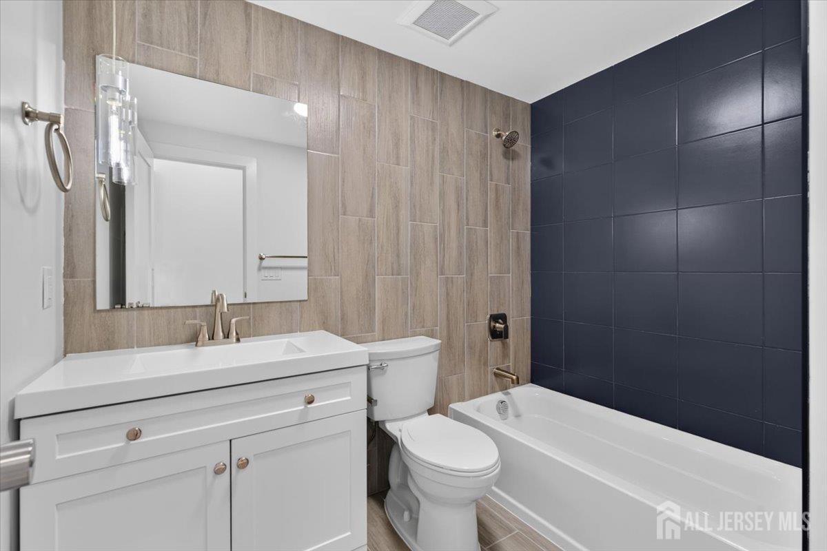 810 N 2nd Avenue Highland Park NJ 08904