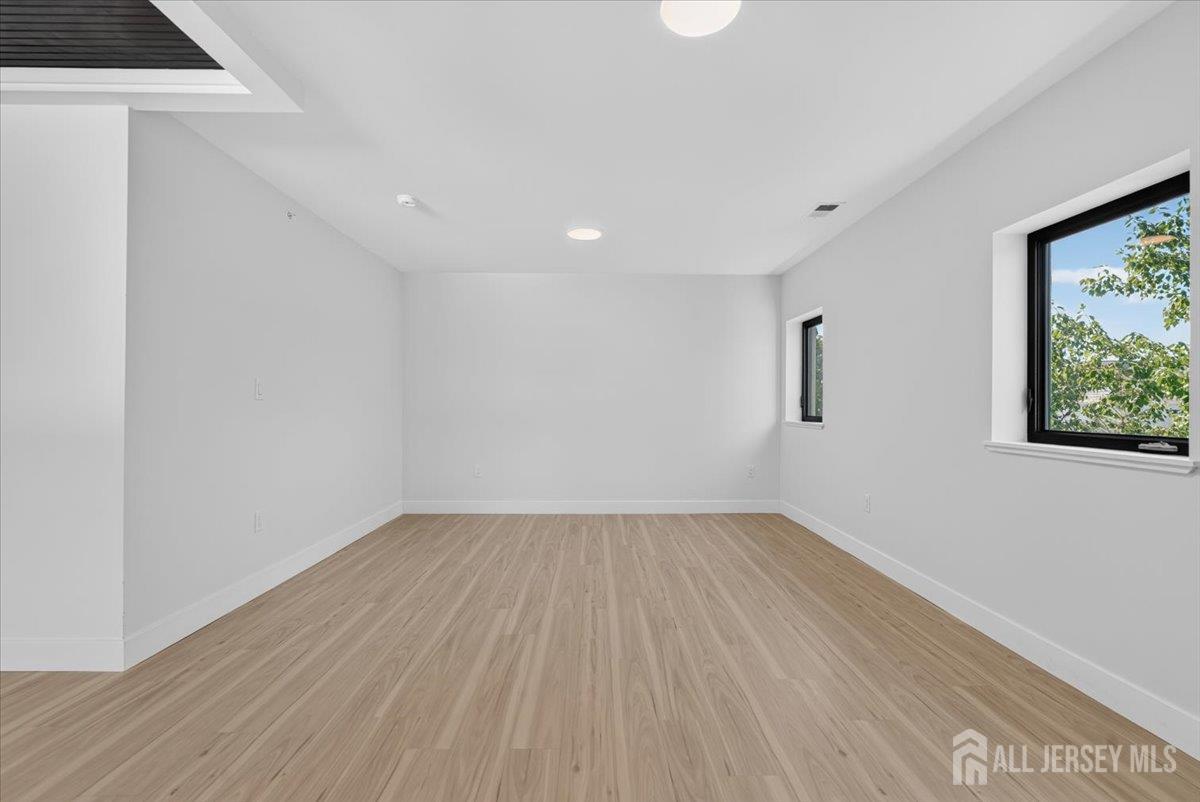 810 N 2nd Avenue Highland Park NJ 08904