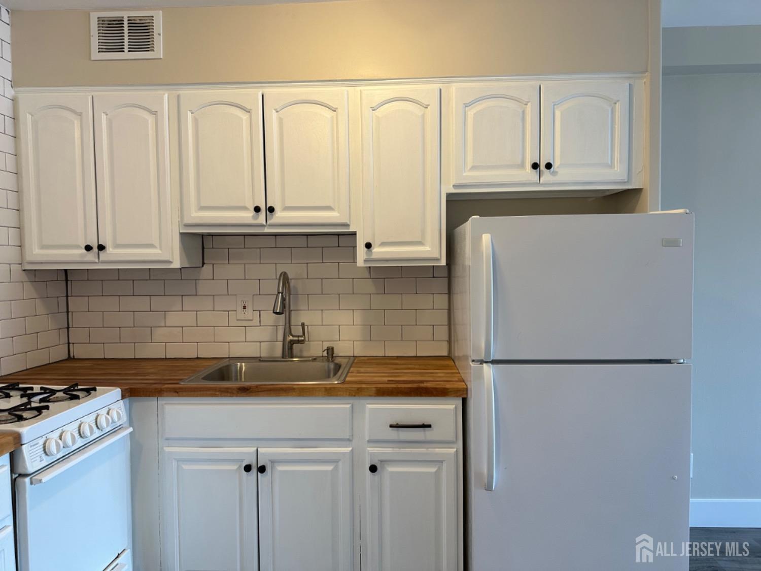 123 S Adelaide Avenue Highland Park NJ 08904