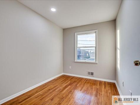 11 Hyde Avenue Iselin NJ 08830