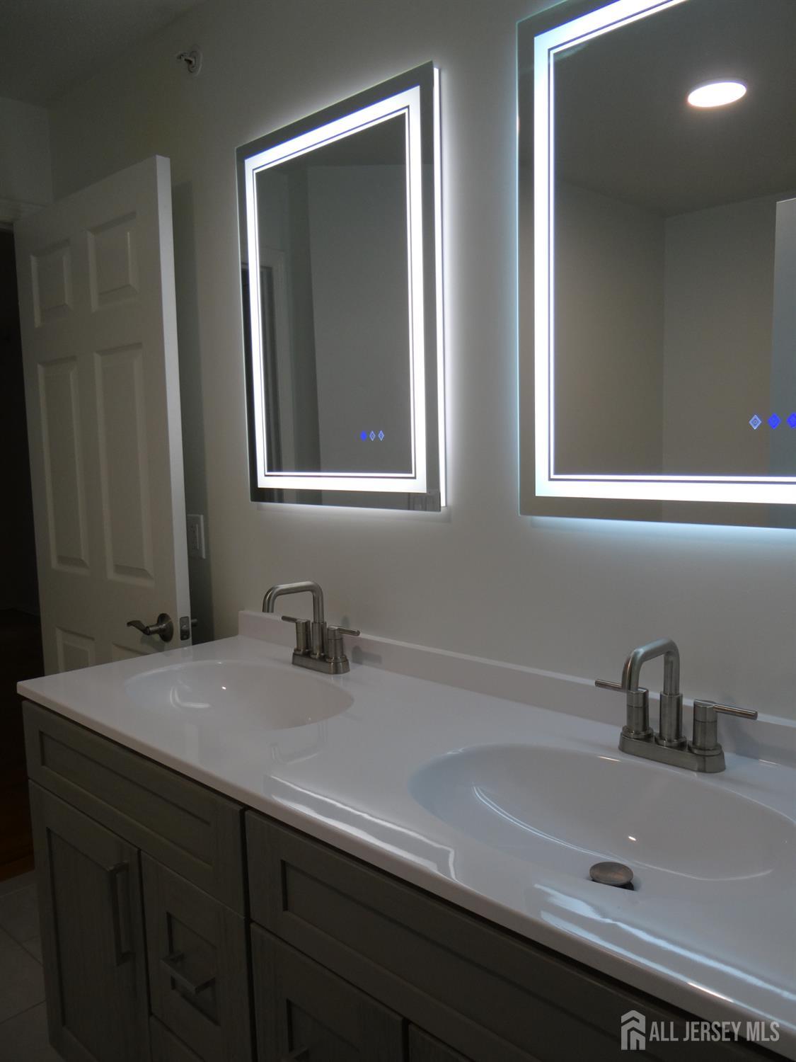 129 Prestwick Way Edison NJ 08820