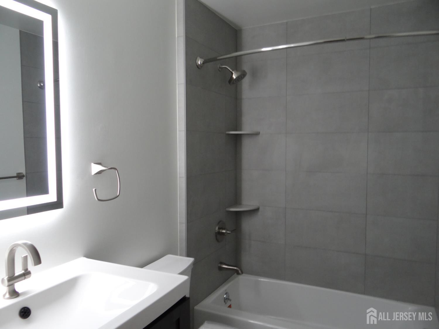129 Prestwick Way Edison NJ 08820