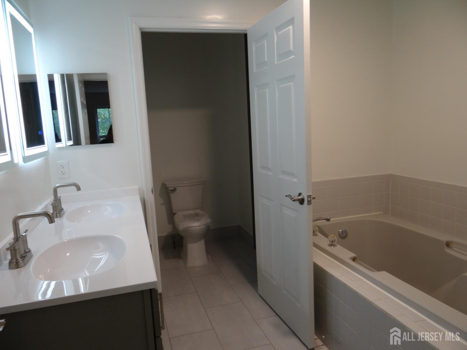 129 Prestwick Way Edison NJ 08820