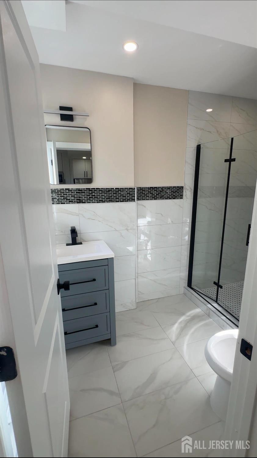 40-2F E 15 Street Bayonne NJ 07002
