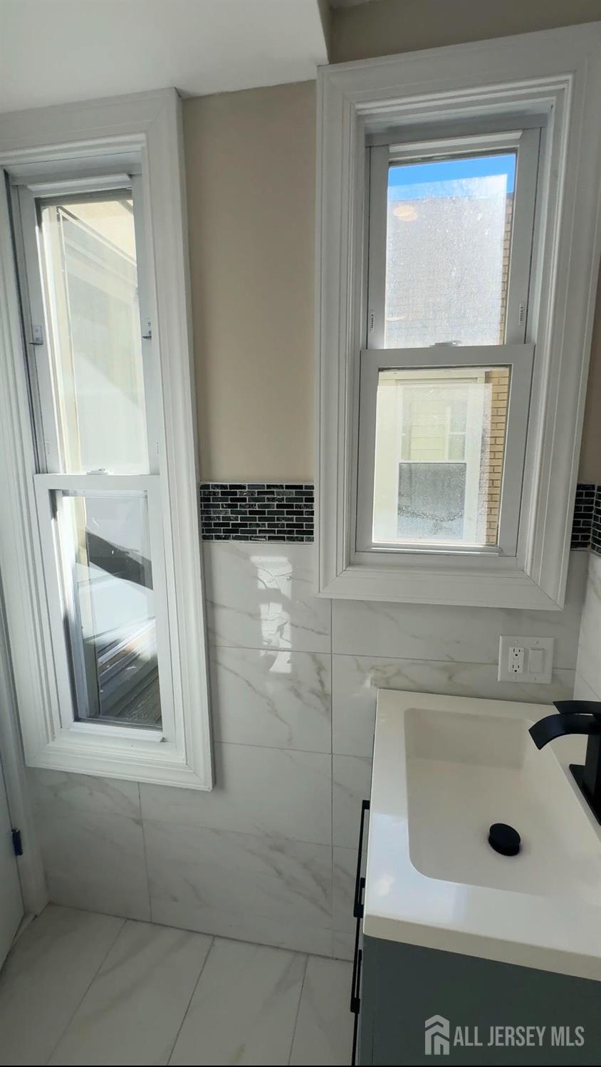 40-2F E 15 Street Bayonne NJ 07002