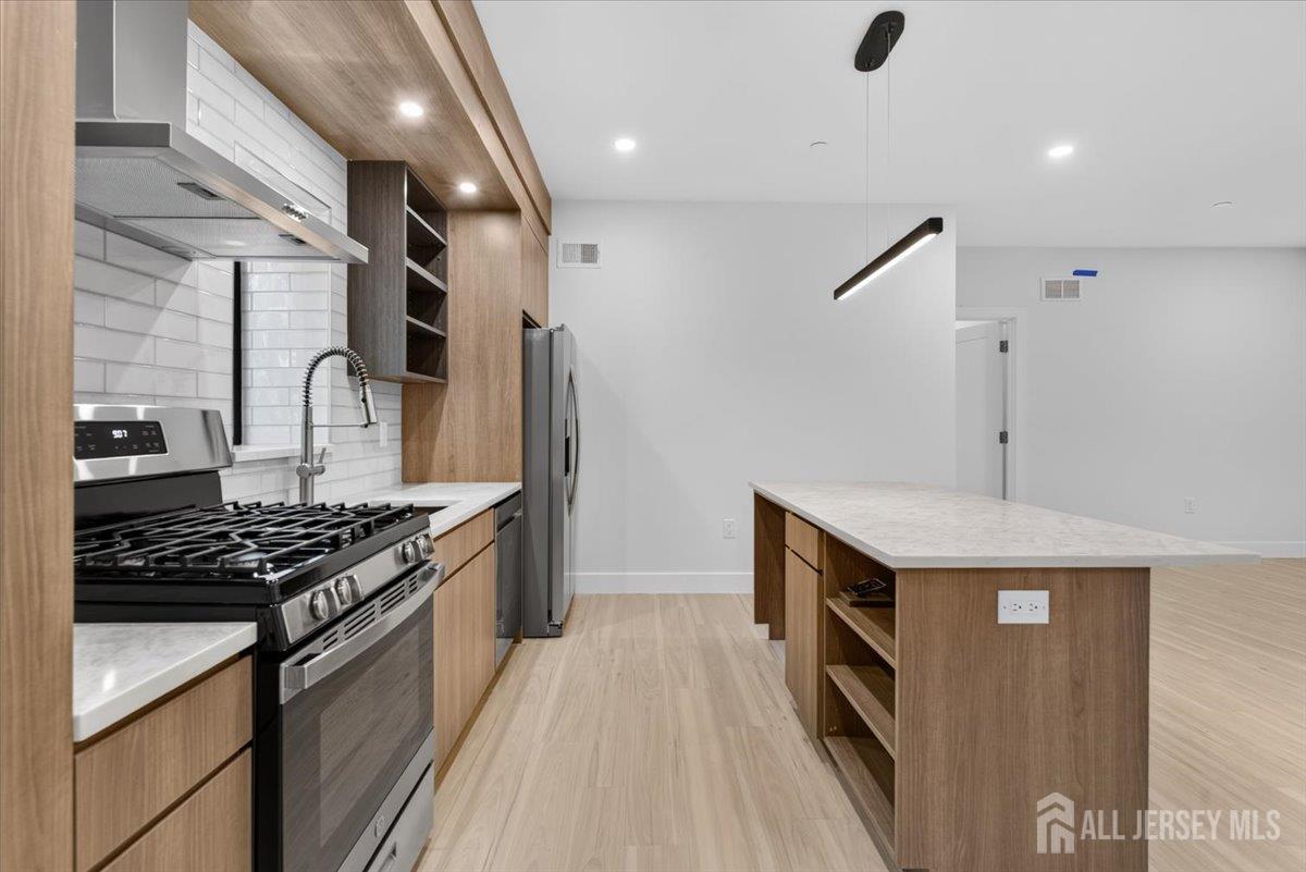810 N 2nd Avenue Highland Park NJ 08904