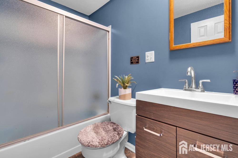 13 Smiths Lane Lane East Brunswick NJ 08816