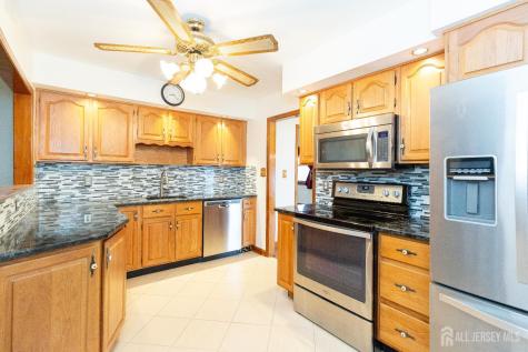 57 Columbus Avenue Edison NJ 08817