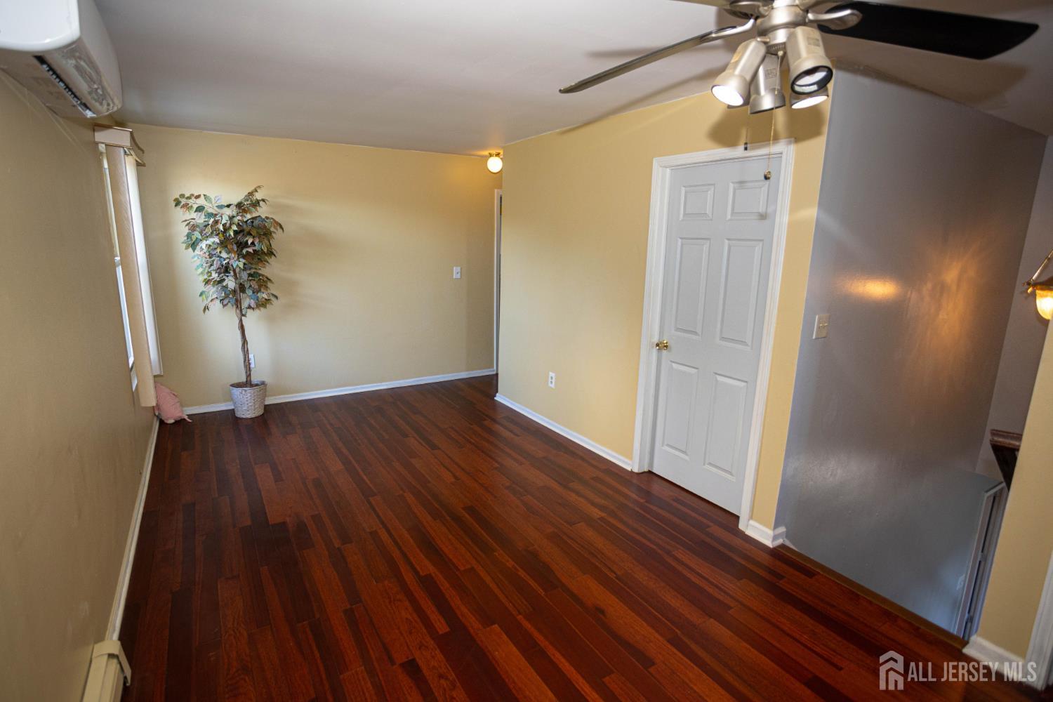12 Jacobson Street Sayreville NJ 08872