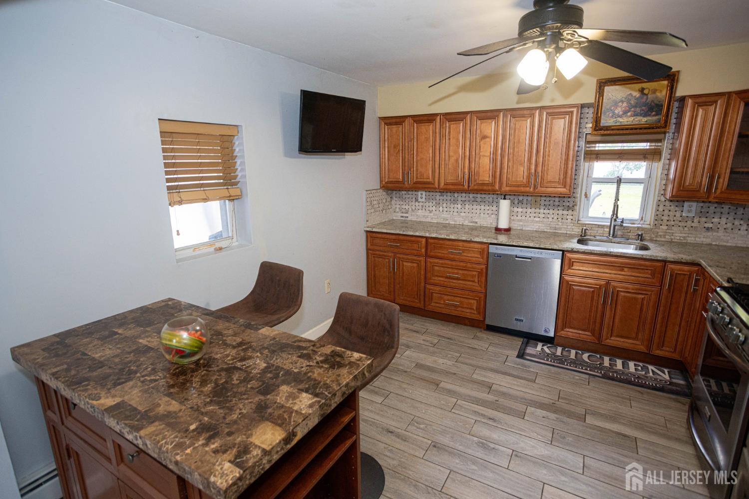 12 Jacobson Street Sayreville NJ 08872
